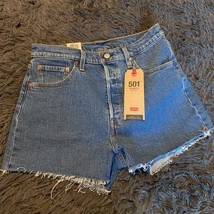 LEVI’S jean shorts